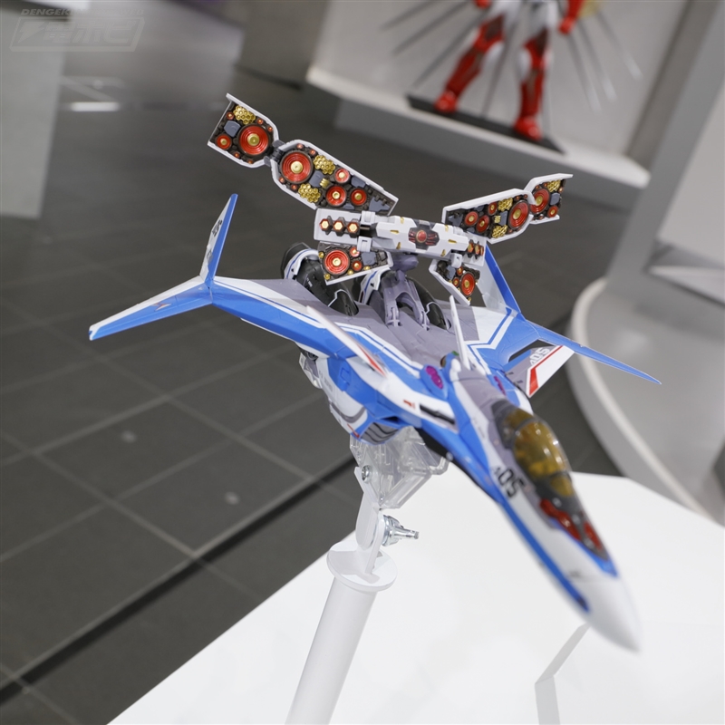 【予約】 DX超合金 劇場版VF-31Jジークフリード　ハヤテ・インメルマン機 模型/プラモデル