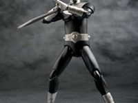 「レッドマン 300個限定ダークver.」可動フィギュア Amazon販売開始の画像