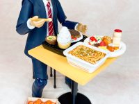 【可動フィギュア用に】ミニチュア「ハンバーグ定食」「お子様ランチ」「カップ焼きそば」「ニンジン」100円ショップ『キャンドゥ』で発売中の画像