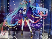 【初音ミク】「ガンダム 45周年× 初音ミク コラボ」プライズフィギュア 彩色原型公開の画像