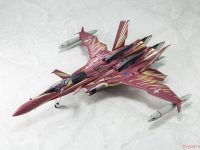 【マクロス】アルカディア「完全変形SV-51γ ノーラ・ポリャンスキー搭乗機 最終決戦仕様」「MBR-04-Mk.IV デストロイド トマホーク」「ヴァリアブルスタンド」【再販決定】の画像