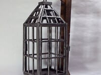 【可動フィギュア用に】1/12スケール「吊刑籠」「服従台」「BookNook独房」「拘束椅子HM」ほか【再販売開始】の画像