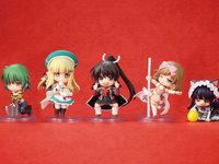 【3DSゲーム】「閃乱カグラ2 -真紅- にゅうにゅうDXパック」には「にいてんご 閃乱カグラ 焔紅蓮隊 5体セット」が付属の画像