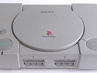 初代プレステがトランスフォーム！「 プレイステーション オプティマスプライム」発売決定の画像